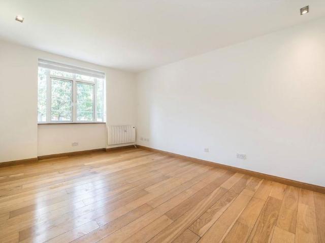 Apartment for rent in Brent Cross, Greater London