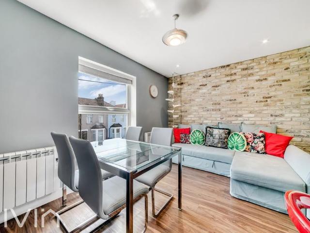 Apartment for rent in London Borough of Croydon, Greater London