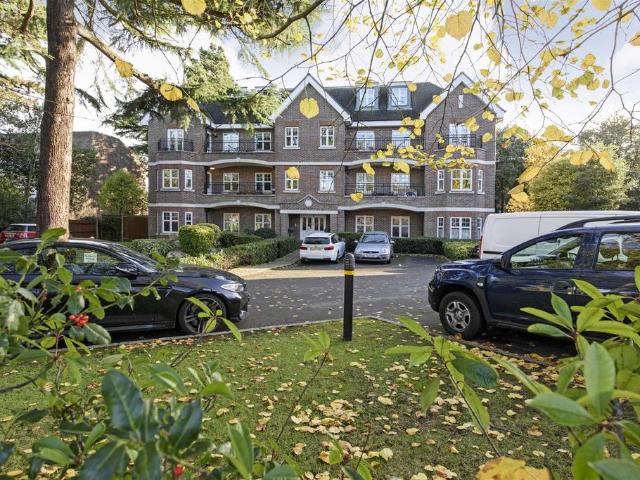 Flat for rent in Southfields, Greater London