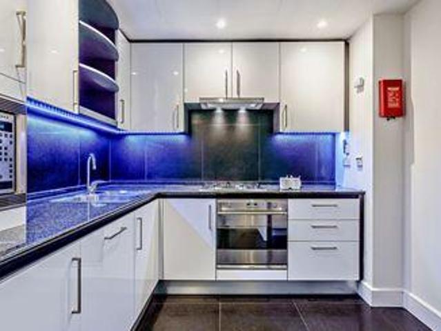 Flat for rent in Canary Wharf, Greater London