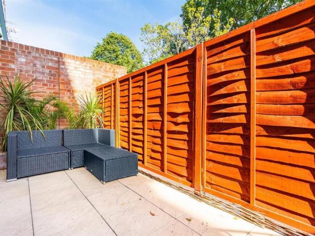 Flat for rent in Notting Hill, Isle Of Man