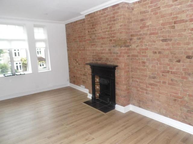 Apartment for rent in Shortlands, Greater London