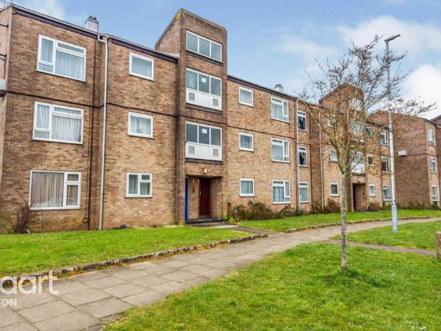Flat for rent in Farley Hill, Spring Park