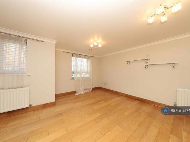 Apartment for rent in Yiewsley, Isle Of Man