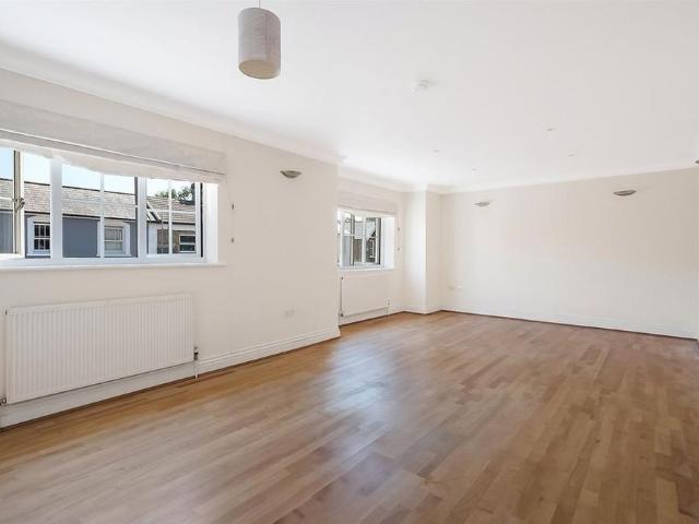 Apartment for rent in Red Hill, Surrey