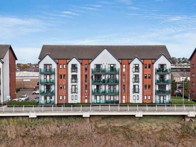 Flat for rent in Victoria, Newport
