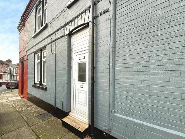Flat for rent in Calderstones