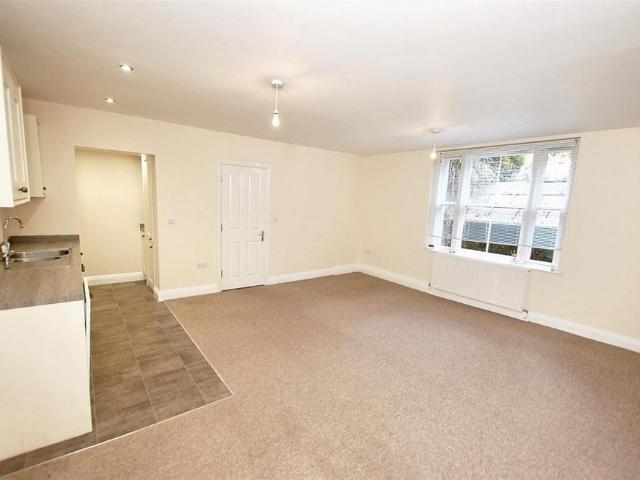 Apartment for rent in Broadwater Down, Sandown Park