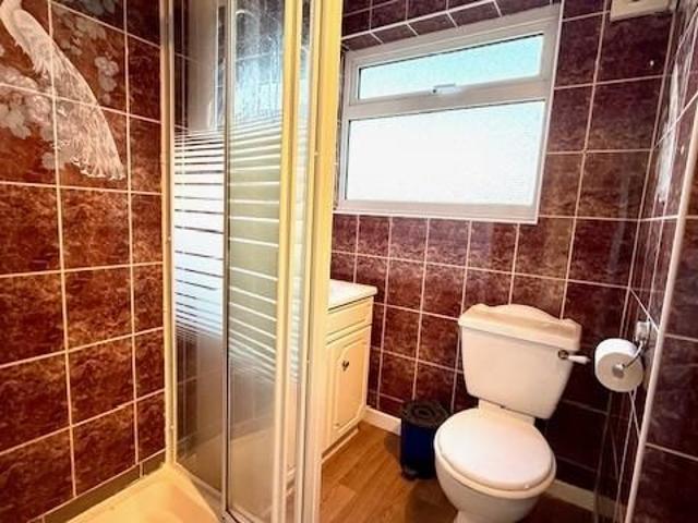 Apartment for rent in Fairlop, Greater London