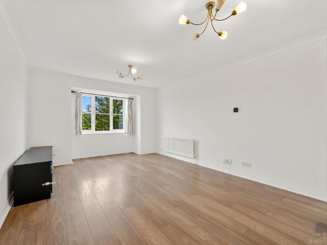Apartment for rent in London Borough of Merton, Greater London