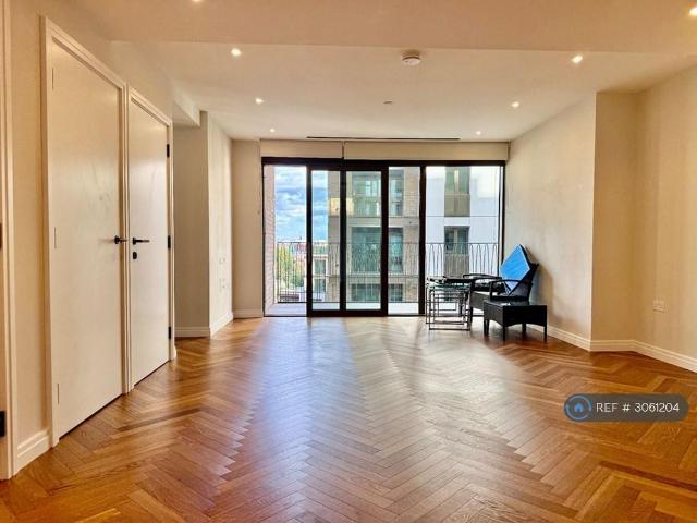 Apartment for rent in Walham Green, Greater London