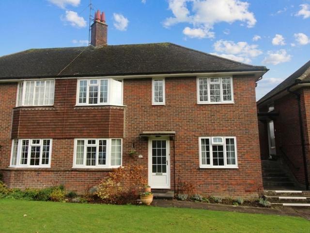 Flat for rent in Perryfields, West Sussex