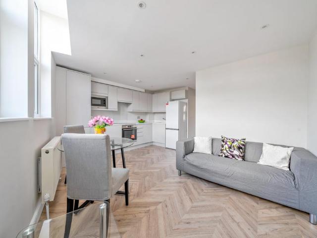 Flat for rent in Earlsfield, Greater London