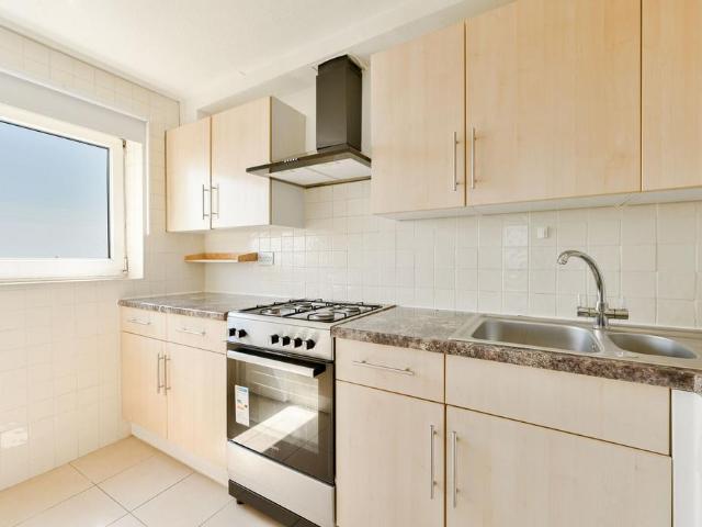 Flat for rent in London Borough of Ealing, Park Royal