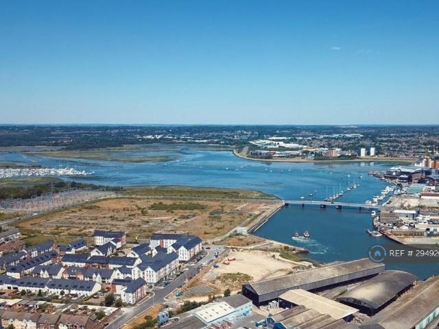 Flat for rent in Poole