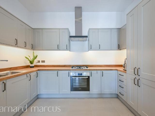 Flat for rent in Surbiton, Greater London