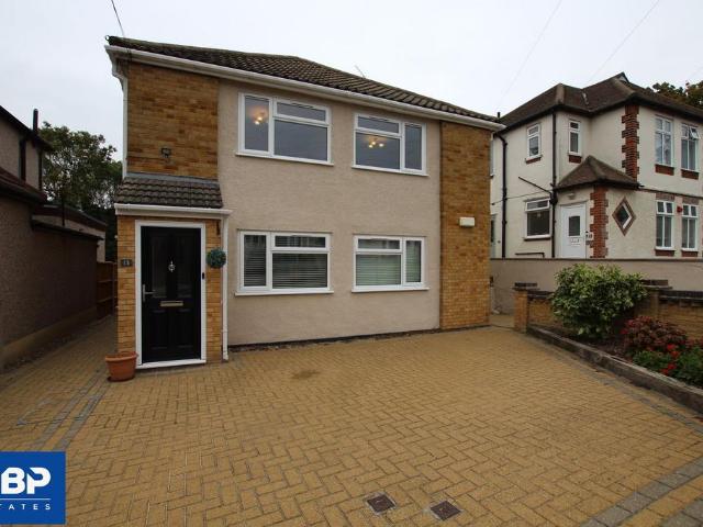 Flat for rent in London Borough of Havering, Greater London