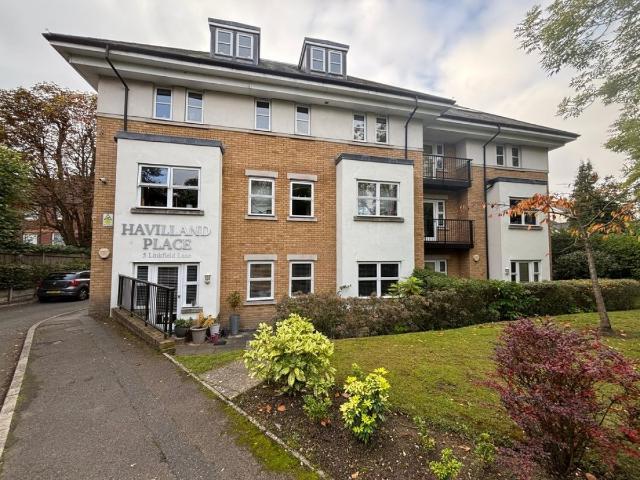 Apartment for rent in Redhill, Reigate and Banstead