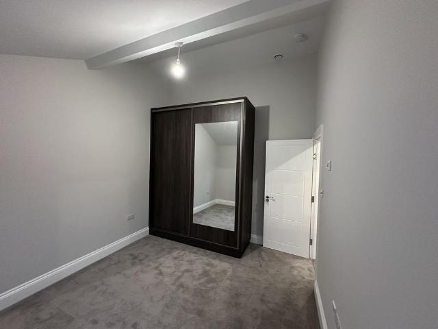 Apartment for rent in Blackhills, Surrey