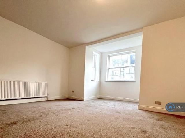 Apartment for rent in Bohemia, Guestling Green