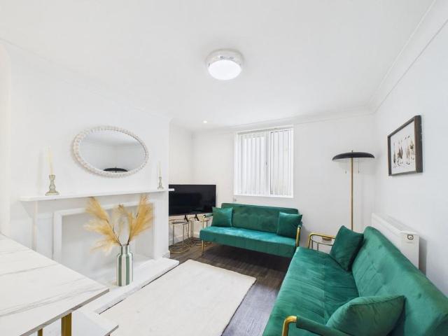 Apartment for rent in Lower Walmer, Ash
