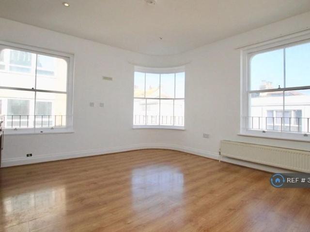 Apartment for rent in St Leonards Green, Guestling Green