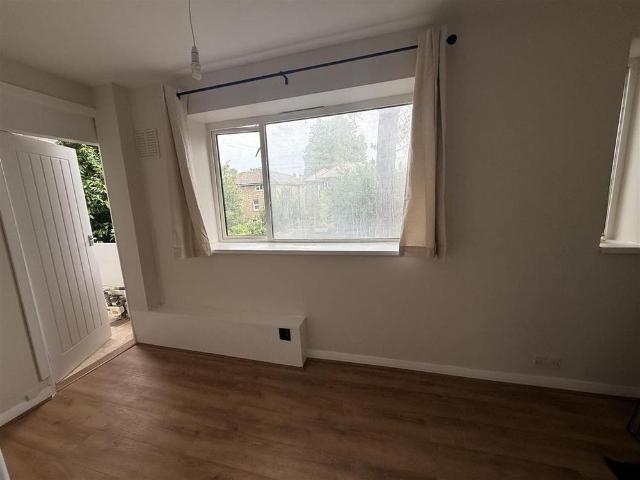 Apartment for rent in Royal Borough of Kingston upon Thames, Greater London