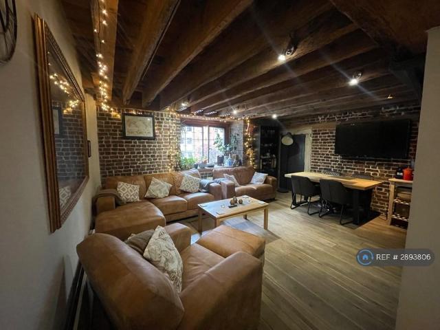 Flat for rent in Canary Wharf, Isle Of Man