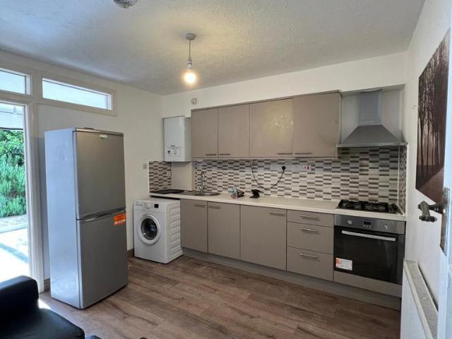 Flat for rent in South Chingford, Greater London