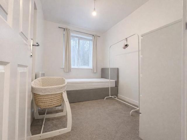 Apartment for rent in High Wycombe Community Board, High Wycombe