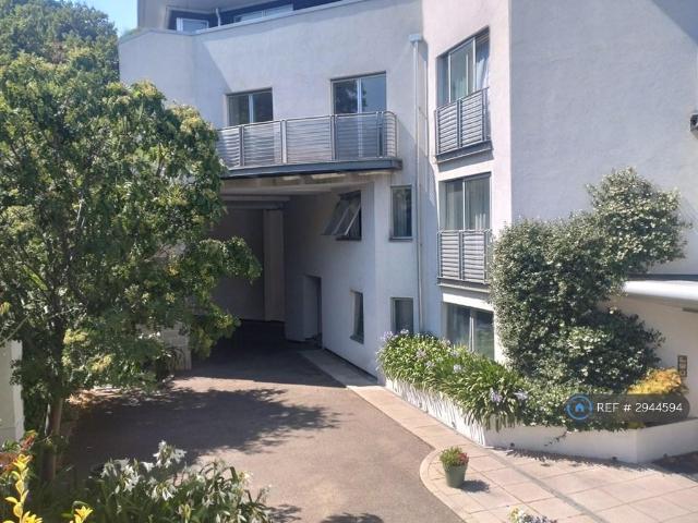 Flat for rent in Charlton, Greater London