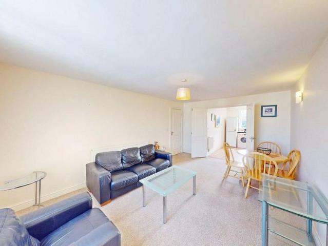 Apartment for rent in Daisy Hill, Lee Bank