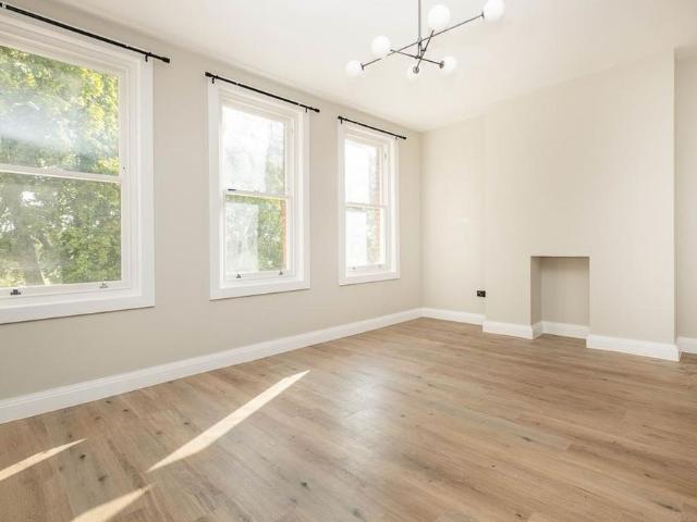 Apartment for rent in London Borough of Richmond upon Thames, Greater London