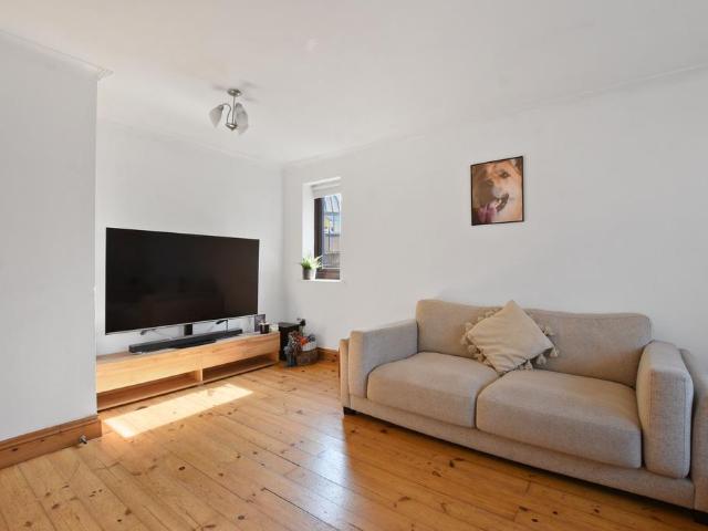 Flat for rent in Holywell Estate, North Watford