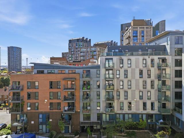 Flat for rent in Canning Town, Greater London