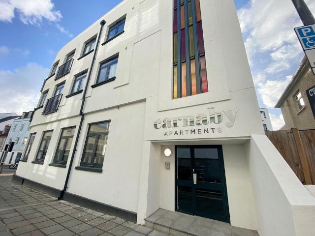 Flat for rent in St Helier, Greater London