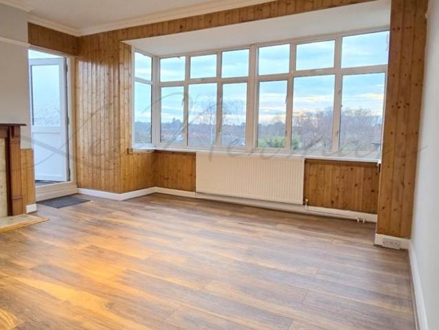 Flat for rent in London Borough of Croydon, Isle Of Man
