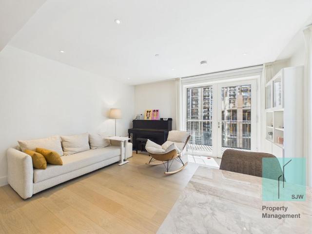Flat for rent in North Kensington, Greater London
