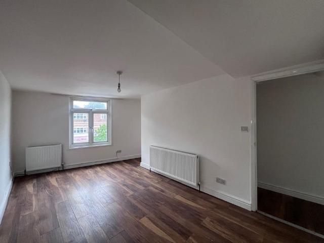 Apartment for rent in Ponders End, Greater London