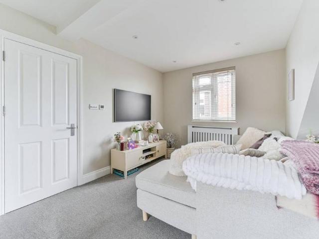 Apartment for rent in London Borough of Croydon, Addiscombe
