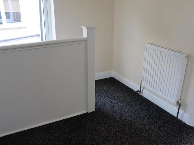 Apartment for rent in Woodham, Row Town
