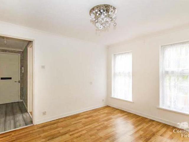 Flat for rent in Lower Edmonton, Edmonton