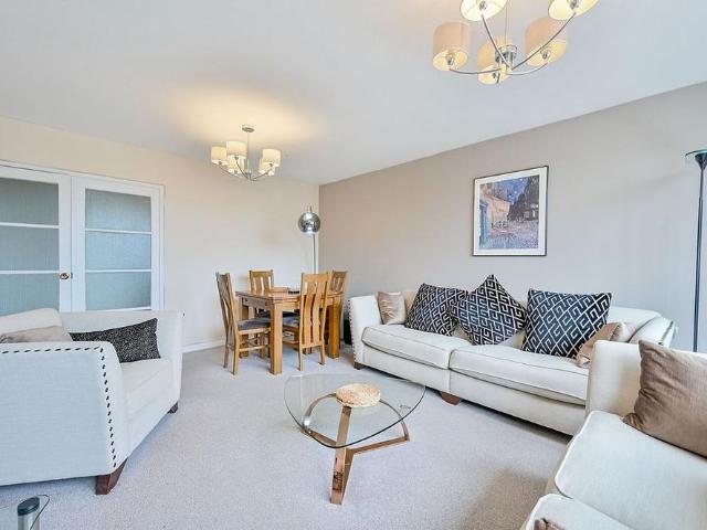 Apartment for rent in London Borough of Ealing, Perivale