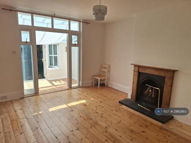 Apartment for rent in St James, Sandown Park