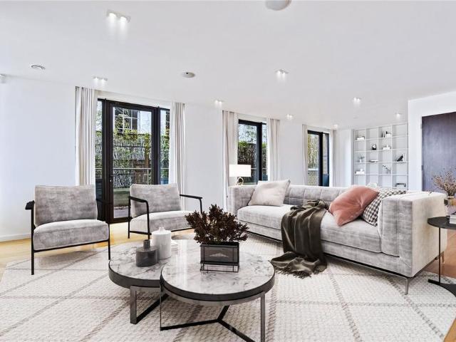 Apartment for rent in Lot's Village, Greater London