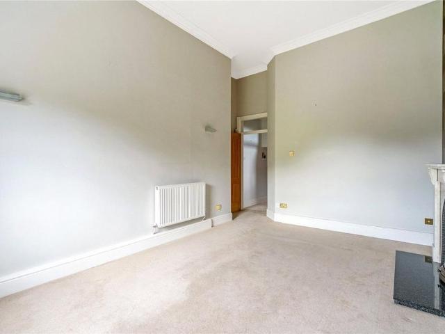 Apartment for rent in Elmbridge, Surrey