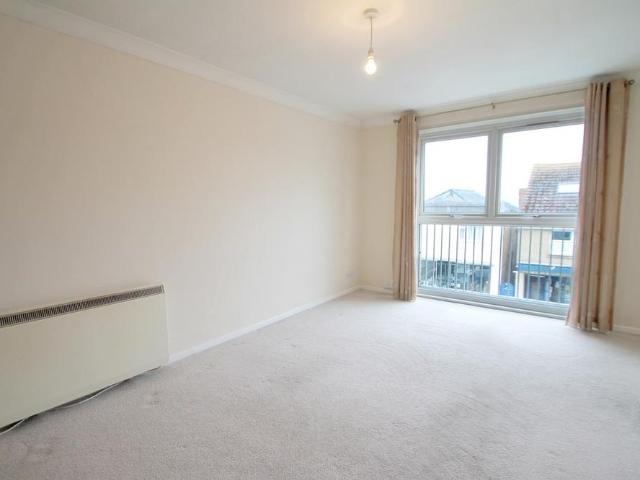 Apartment for rent in Lee-on-the-Solent, Gosport
