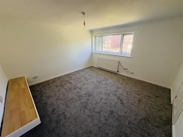Flat for rent in Lichfield, Boley Park