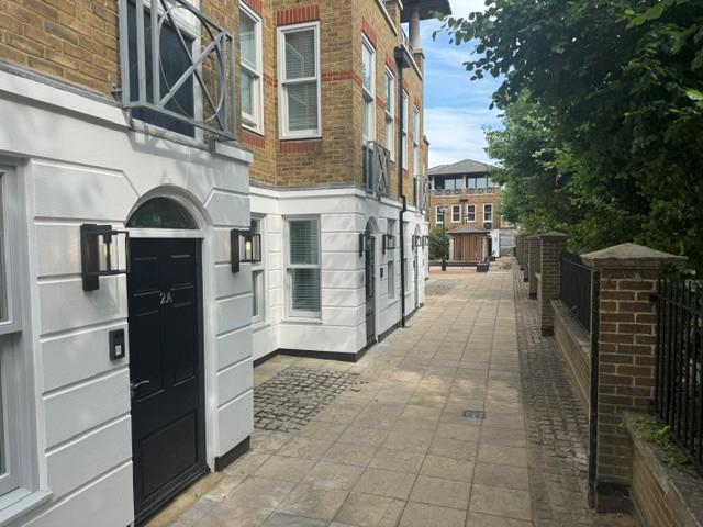 Flat for rent in Vinters Park, Midway