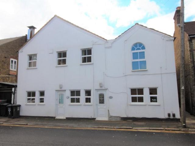 Flat for rent in North Watford